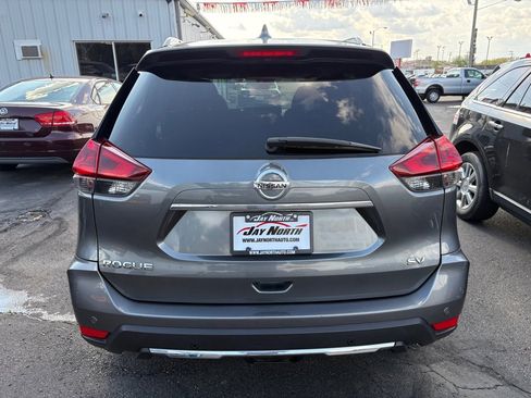 Used 2020 Nissan Rogue SV w/ Premium Package image 3
