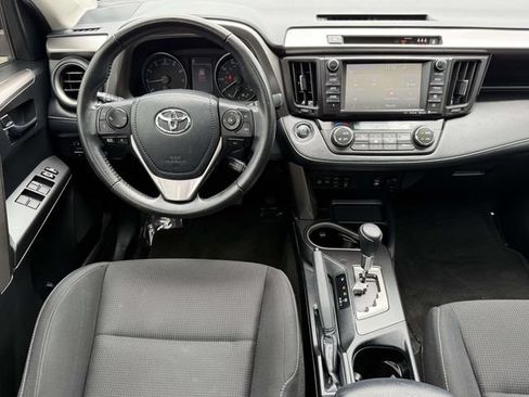 Used 2018 Toyota RAV4 XLE FWD image 14