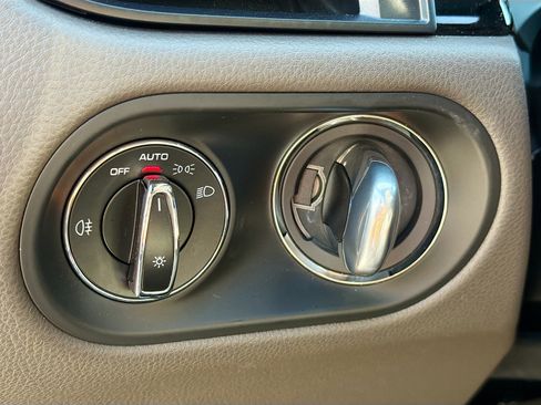 Used 2024 Porsche Macan image 35