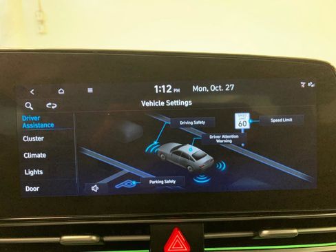 Used 2024 Hyundai Elantra SEL image 28