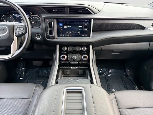 Used 2021 GMC Yukon Denali w/ Denali Ultimate Package image 19