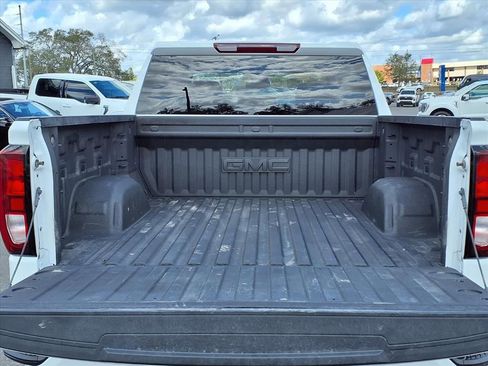 Used 2025 GMC Sierra 1500 Elevation image 18