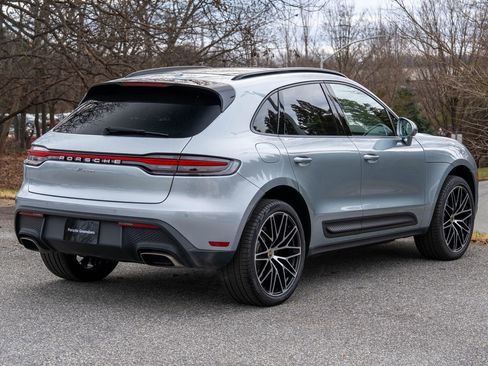 Certified 2025 Porsche Macan image 7