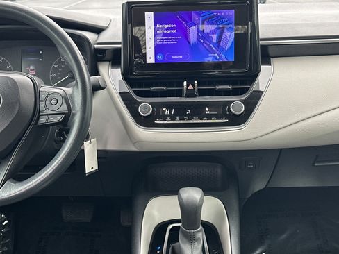 Used 2024 Toyota Corolla LE image 29