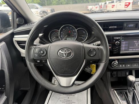 Used 2015 Toyota Corolla LE FWD image 22