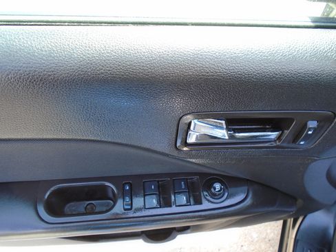 Used 2012 Ford Fusion SE FWD image 12