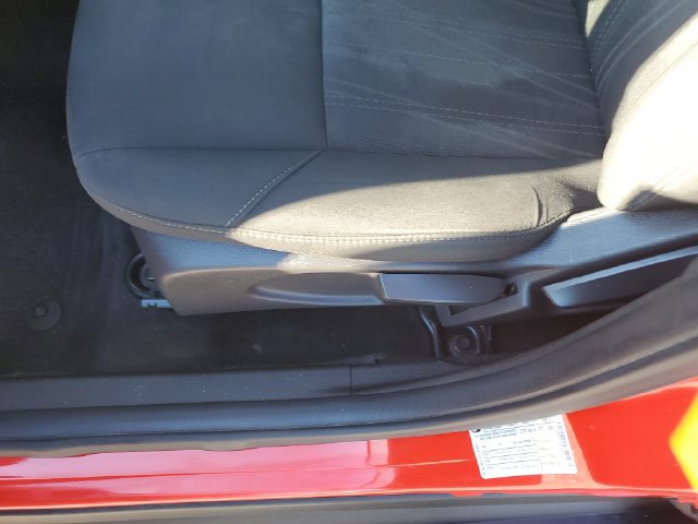 Used 2017 Ford Focus SE FWD image 16