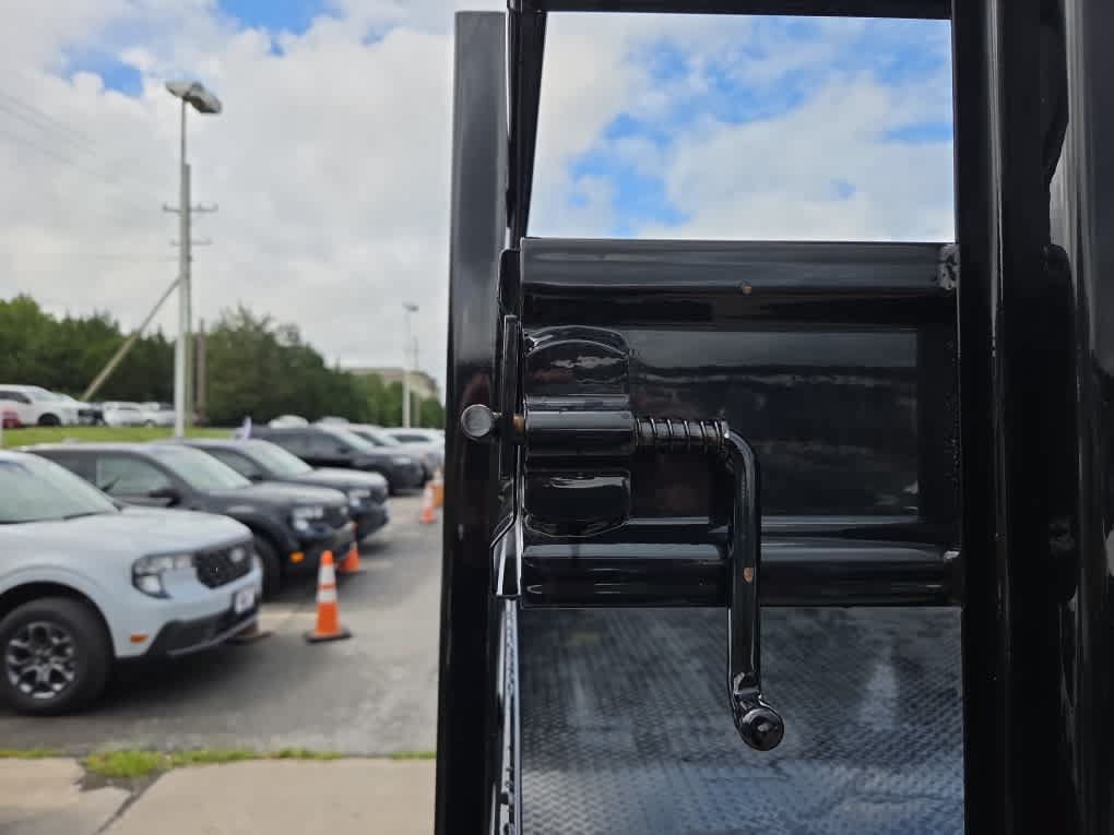 New 2025 Ford F350 XL w/ XL Chrome Package AWD/4WD image 22