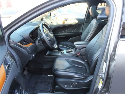 Used 2017 Lincoln MKC Select w/ Select Plus Package image 21