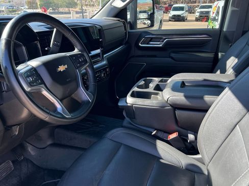Used 2024 Chevrolet Silverado 2500 LTZ image 15