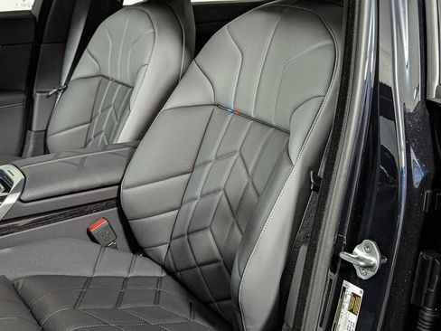 New 2026 BMW i7 xDrive60 image 18