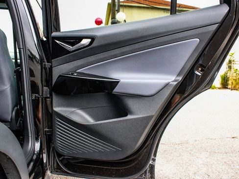 Used 2022 Volkswagen ID.4 Pro image 12