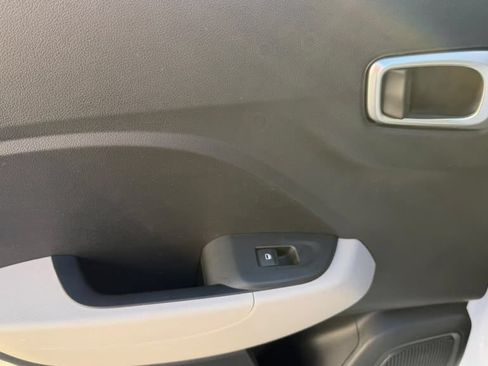 Certified 2026 Hyundai Venue SEL FWD image 17