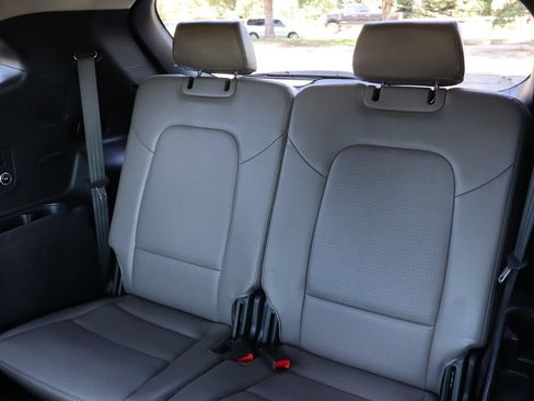 Used 2013 Hyundai Santa Fe Limited w/ Technology Pkg AWD/4WD image 21