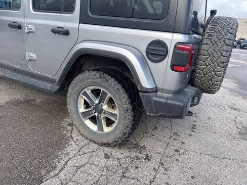 Used 2018 Jeep Wrangler Unlimited Sahara AWD/4WD image 26