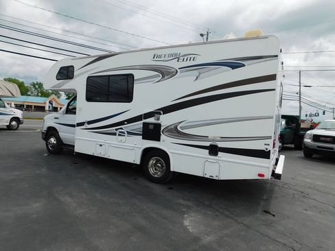 Used 2013 Ford E-350 and Econoline 350 Super Duty Wagon w/ Motorhome Prep Pkg RWD image 19