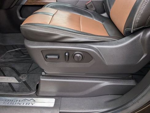 Used 2019 Chevrolet Silverado 1500 High Country w/ Technology Package image 12