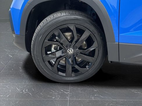 Used 2023 Volkswagen Taos SE w/ Black Wheel Package image 33