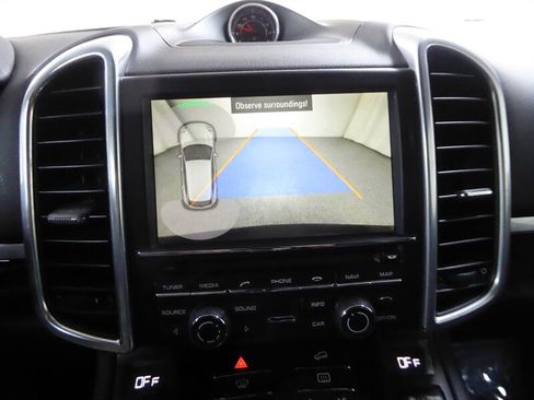 Used 2016 Porsche Cayenne AWD/4WD image 15