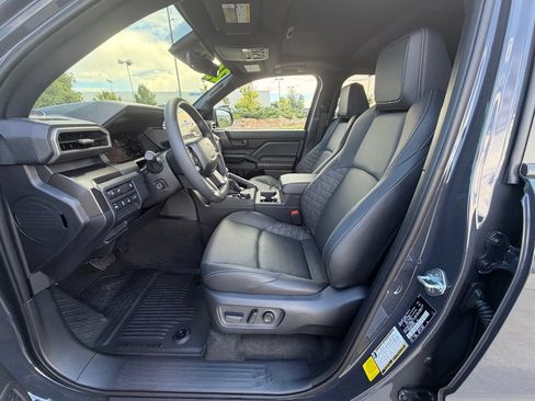 Used 2026 Toyota 4Runner TRD Off-Road Premium AWD/4WD image 11