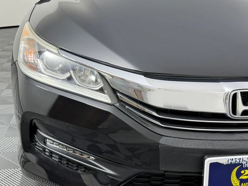 Used 2017 Honda Accord EX image 4