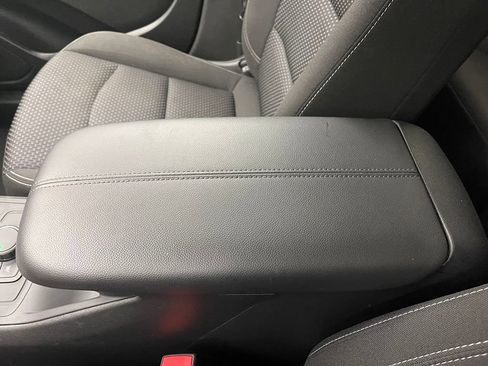 Used 2024 GMC Terrain SLE FWD image 25