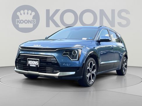 Used 2024 Kia Niro EX Touring FWD image 1