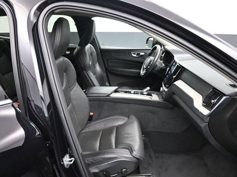 Used 2022 Volvo XC60 B5 Inscription w/ Advanced Package image 27