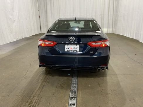 Used 2020 Toyota Camry SE image 5