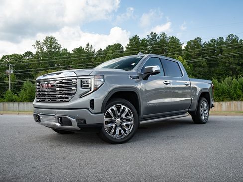 Used 2025 GMC Sierra 1500 Denali w/ Denali Reserve Package AWD/4WD image 5