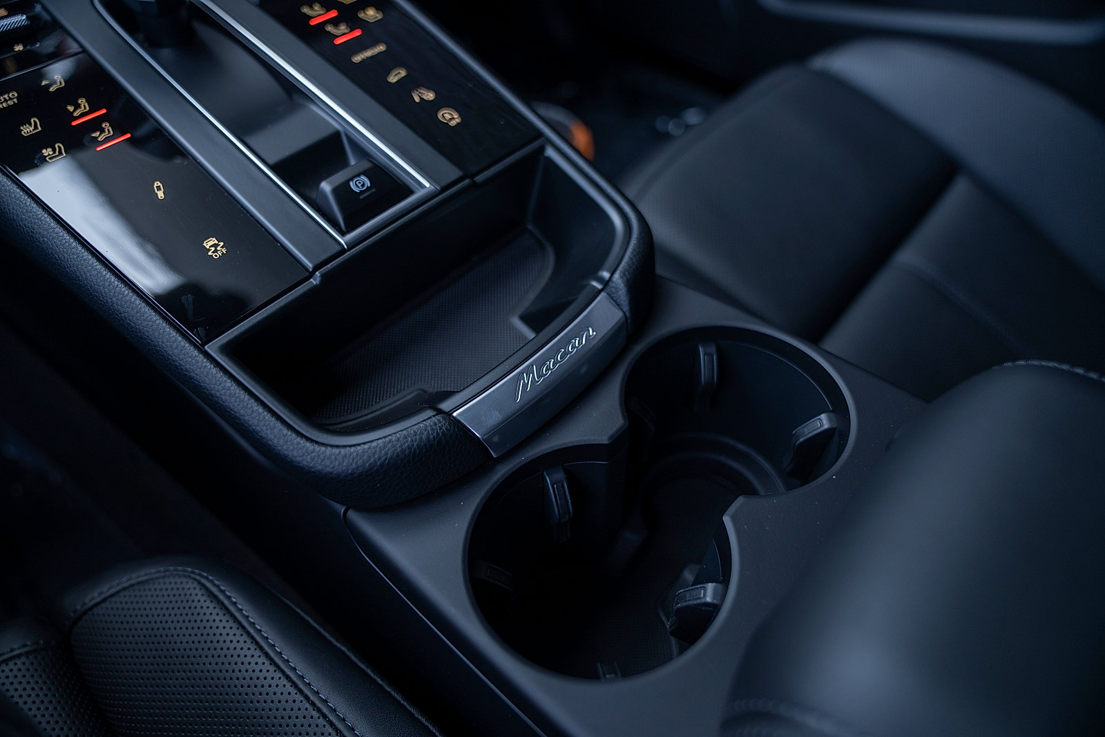 Certified 2026 Porsche Macan T AWD/4WD image 16