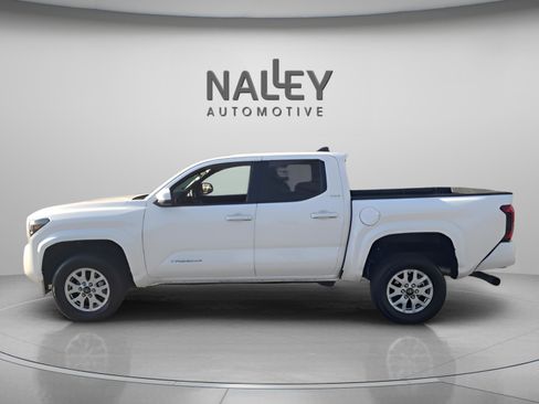 Certified 2025 Toyota Tacoma SR5 image 3