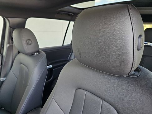 Used 2025 Mercedes-Benz GLB 250 image 17