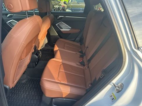 Used 2024 Audi Q3 2.0T Premium image 9