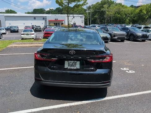 Used 2025 Toyota Camry LE FWD image 4