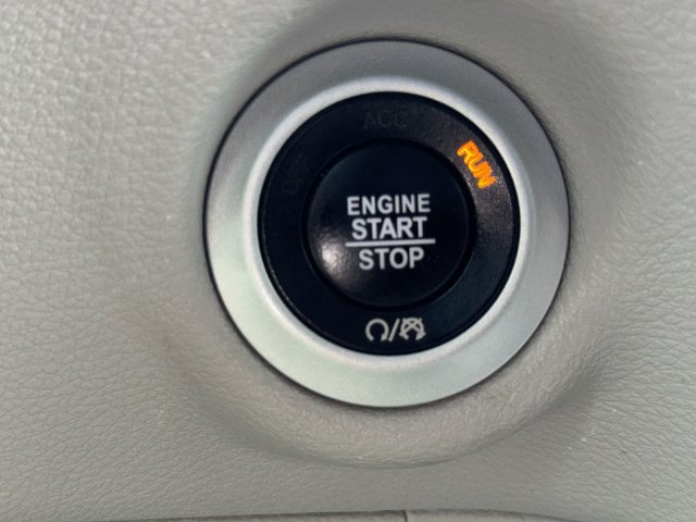Used 2022 Chrysler Pacifica Touring-L w/ Uconnect Theater Family Group FWD image 17