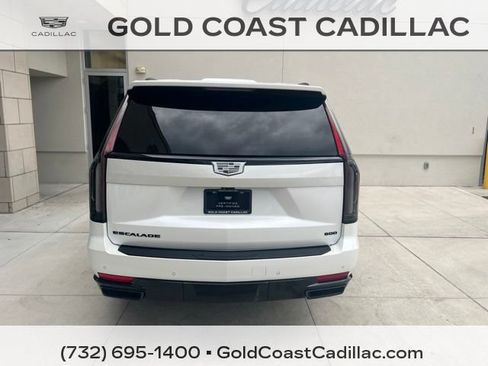Used 2024 Cadillac Escalade Sport w/ LPO, ONYX Package AWD/4WD image 3