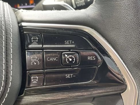 Certified 2022 Jeep Grand Cherokee Overland w/ Luxury Tech Group IV AWD/4WD image 28