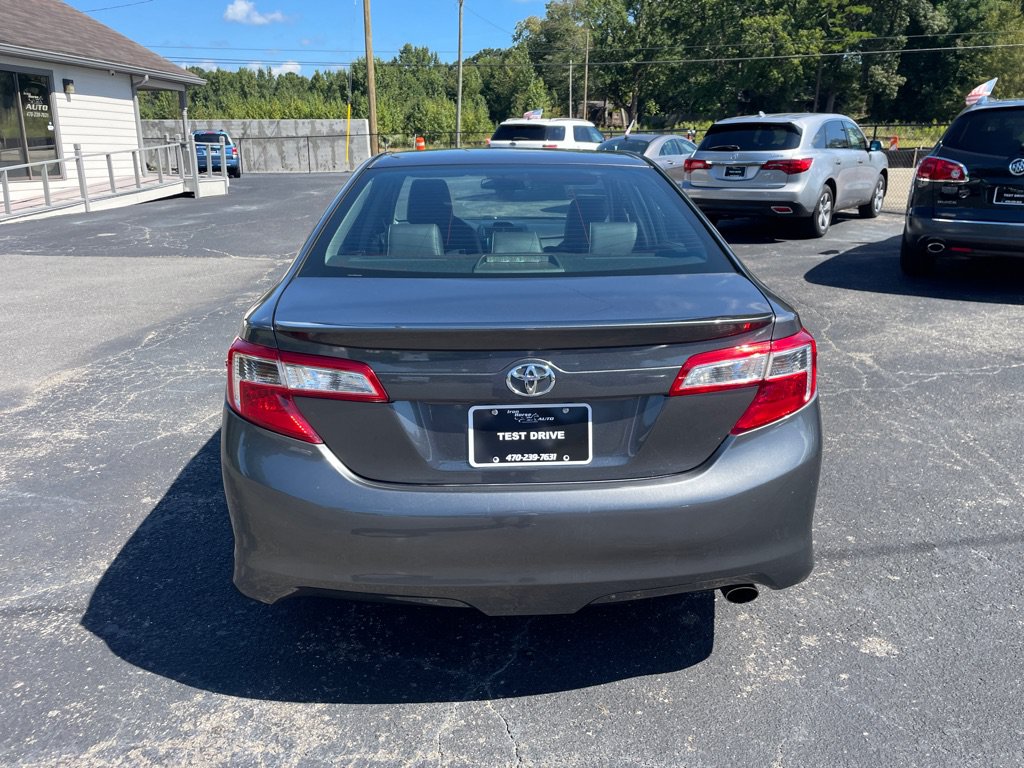 Used 2013 Toyota Camry SE FWD image 5