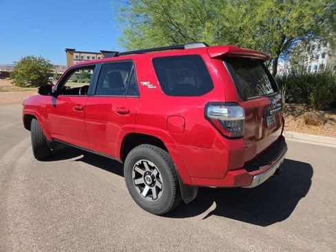 Used 2021 Toyota 4Runner TRD Off-Road Premium w/ Moonroof Package AWD/4WD image 5