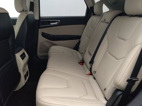 Used 2018 Ford Edge Titanium w/ Ford Safe & Smart Package FWD image 18