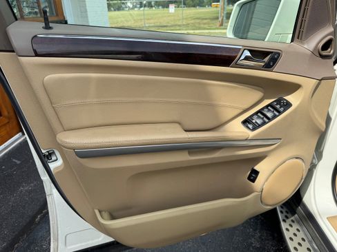Used 2012 Mercedes-Benz GL 450 4MATIC image 8