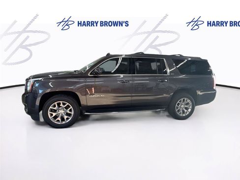 Used 2017 GMC Yukon XL SLT w/ HD Trailering Package AWD/4WD image 8