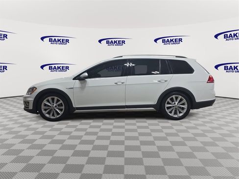 Used 2017 Volkswagen Golf Alltrack SE image 8