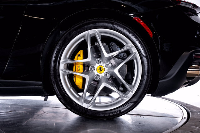 Certified 2024 Ferrari Roma Spider RWD image 18