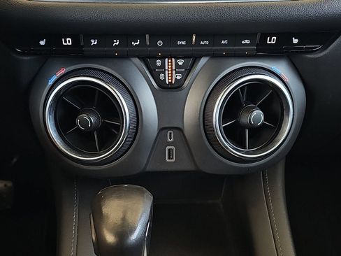 Used 2020 Chevrolet Blazer LT AWD/4WD image 27