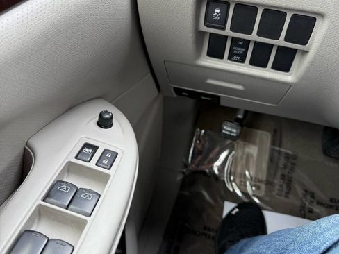 Used 2017 Nissan Quest SV image 22