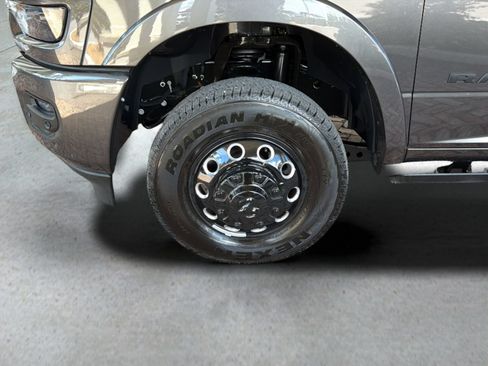 Used 2026 RAM 3500 Limited AWD/4WD image 9