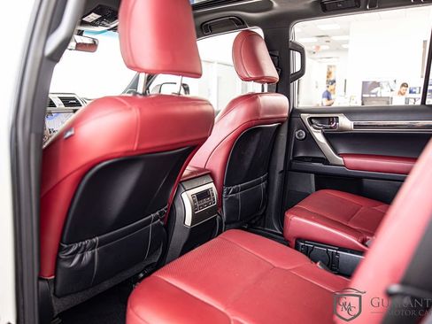 Used 2020 Lexus GX 460 Luxury w/ Luxury Sport Package AWD/4WD image 34