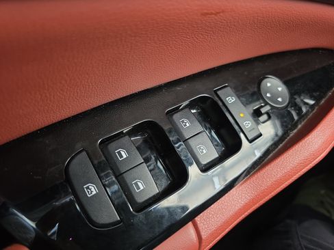 Certified 2024 Kia Sportage SX image 25